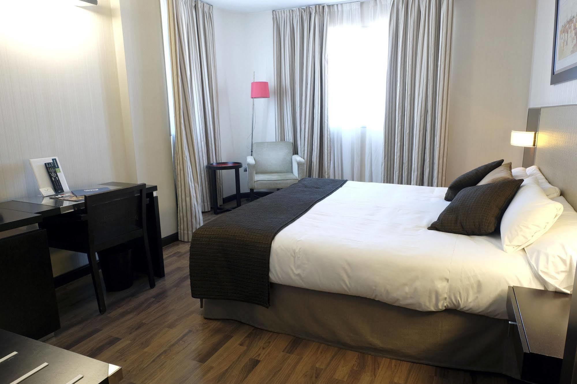 Hotel Asset Torrejon Torrejón de Ardoz Extérieur photo